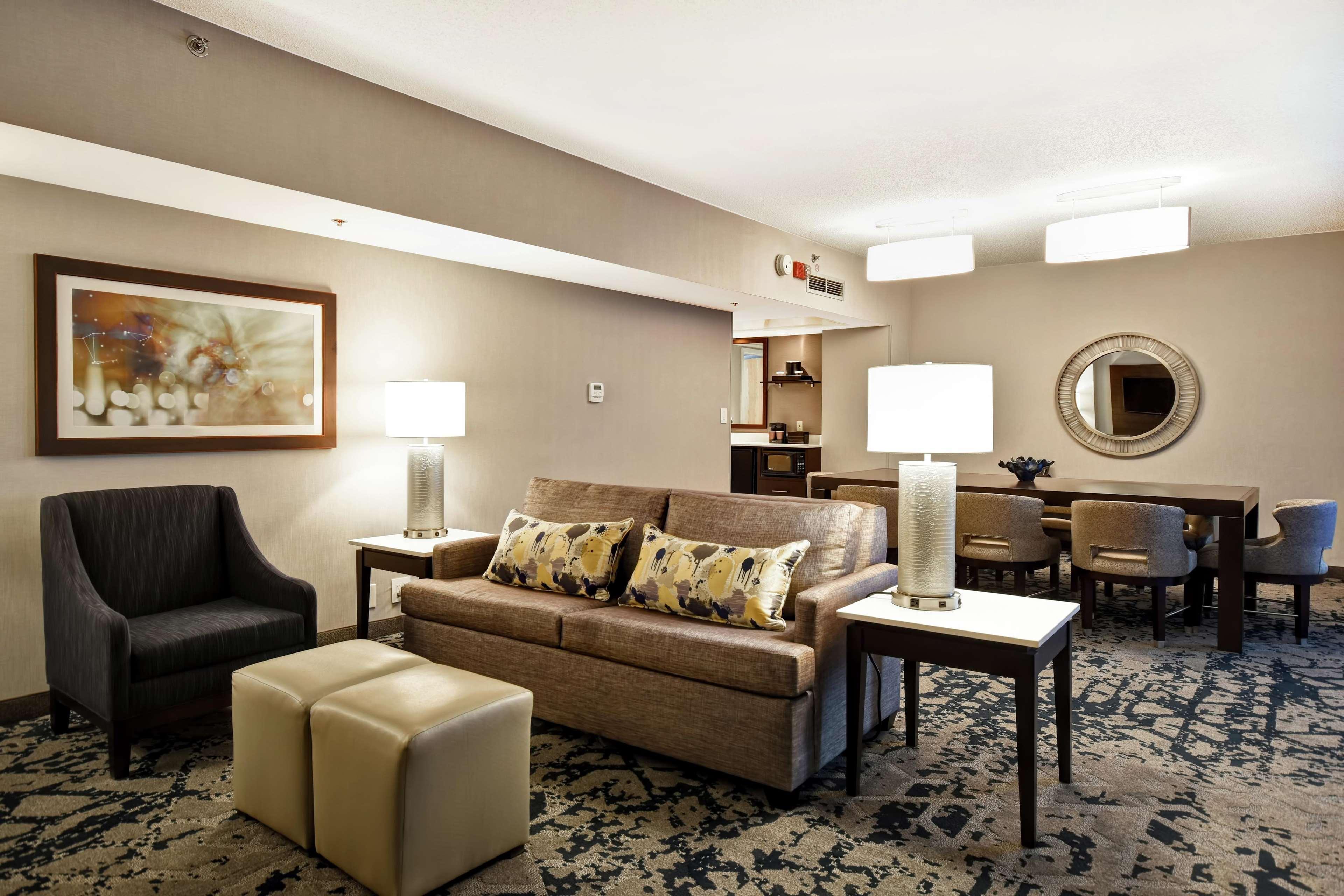 Embassy Suites By Hilton Raleigh Durham Research Triangle Кэри Экстерьер фото