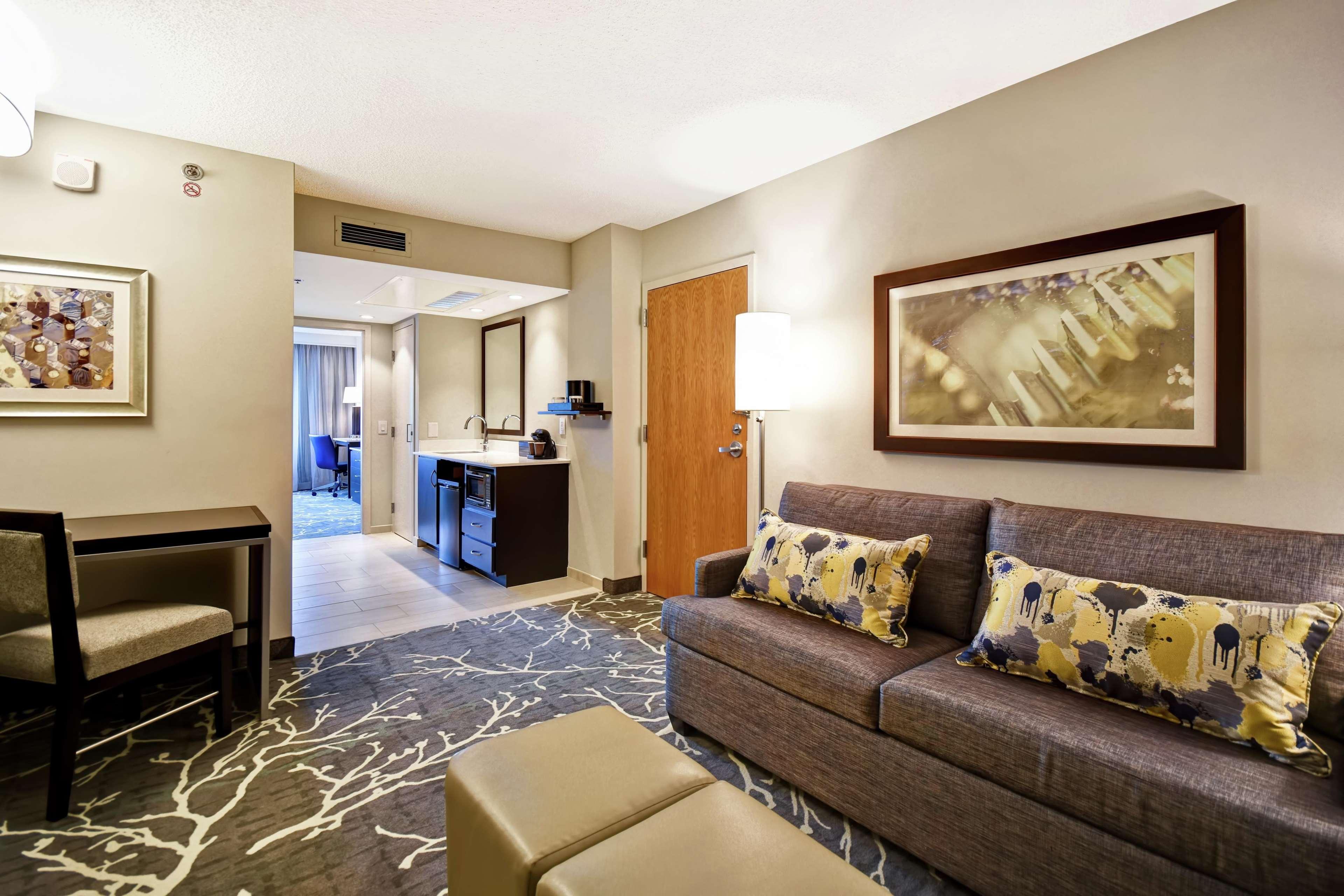 Embassy Suites By Hilton Raleigh Durham Research Triangle Кэри Экстерьер фото
