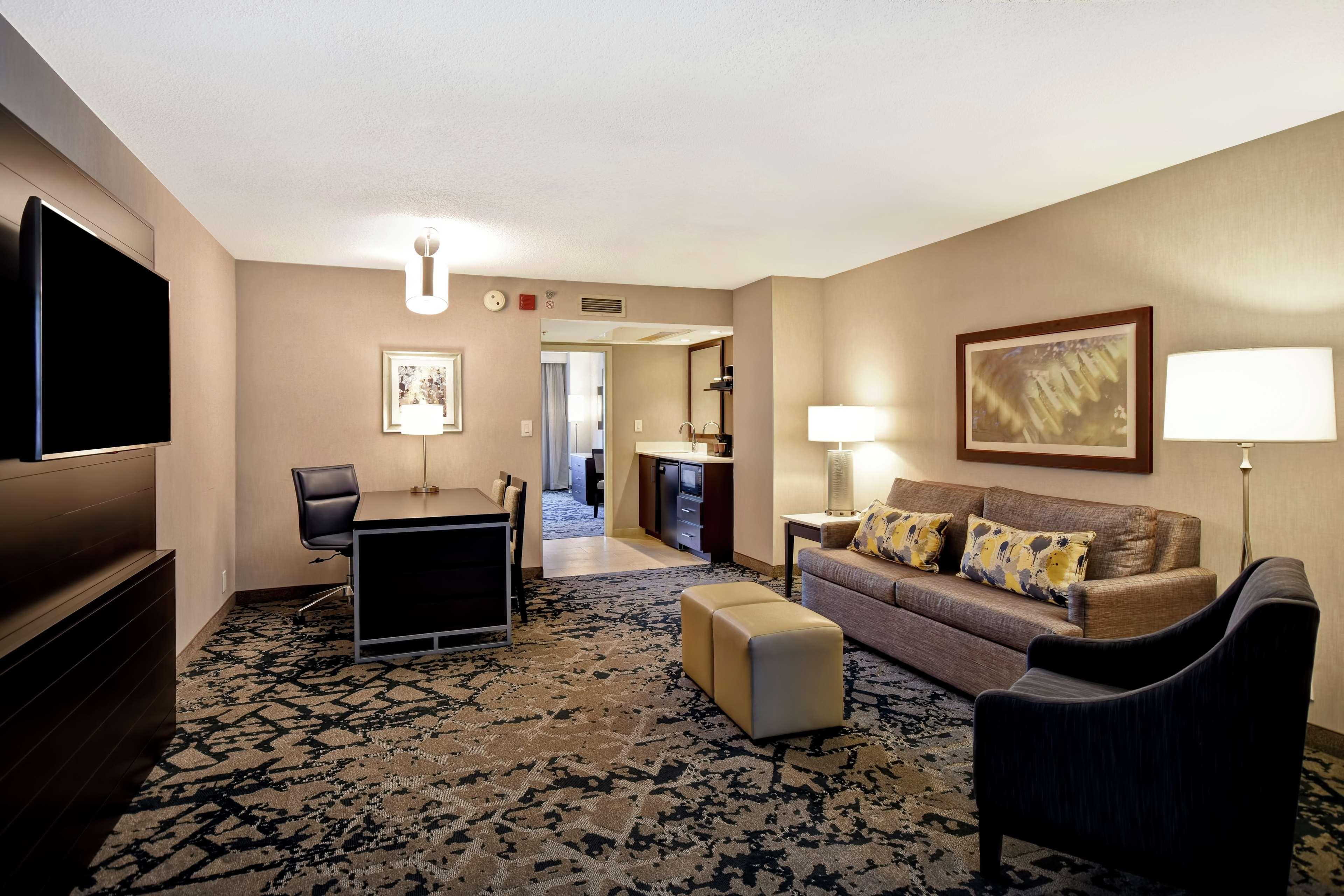 Embassy Suites By Hilton Raleigh Durham Research Triangle Кэри Экстерьер фото