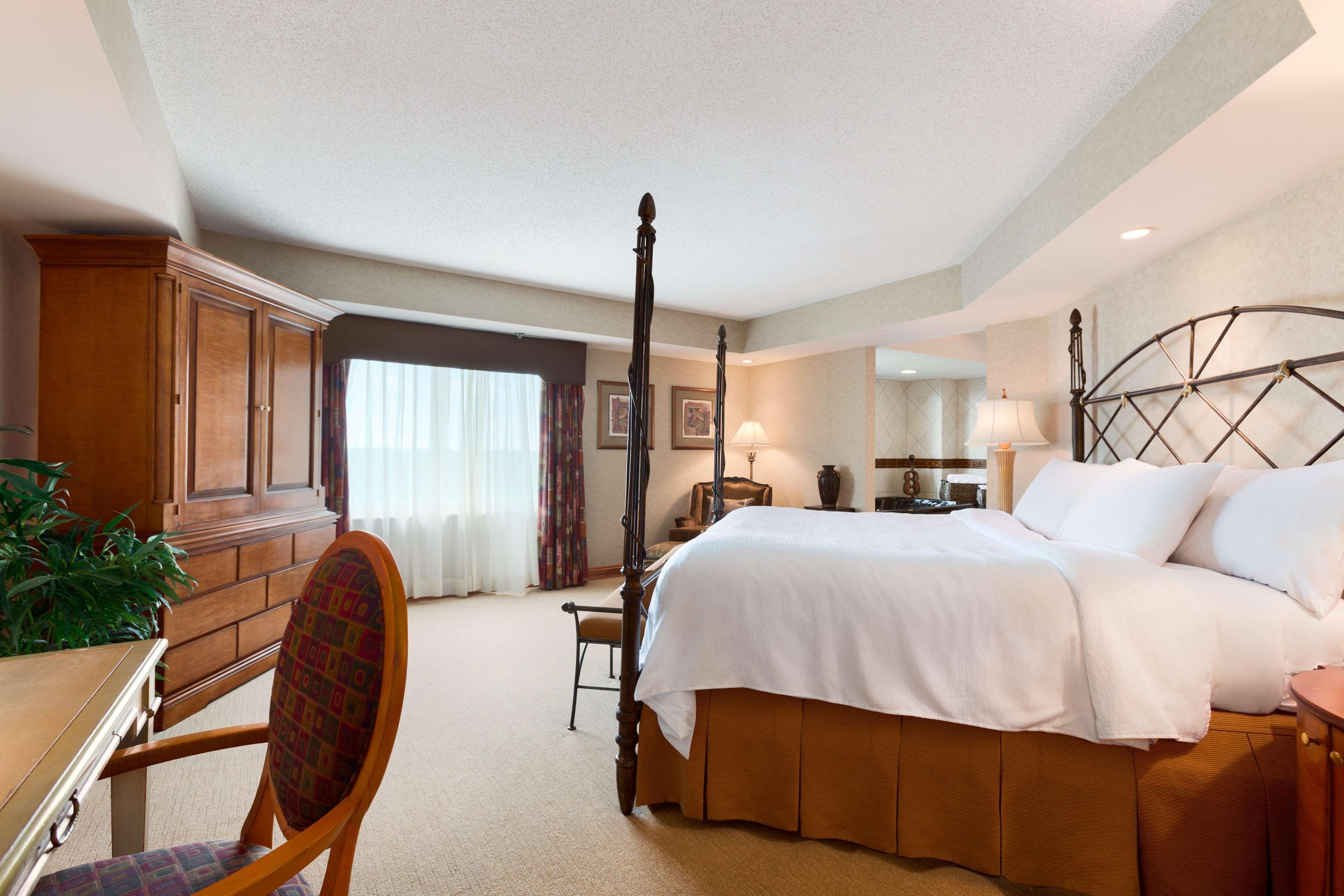 Embassy Suites By Hilton Raleigh Durham Research Triangle Кэри Экстерьер фото