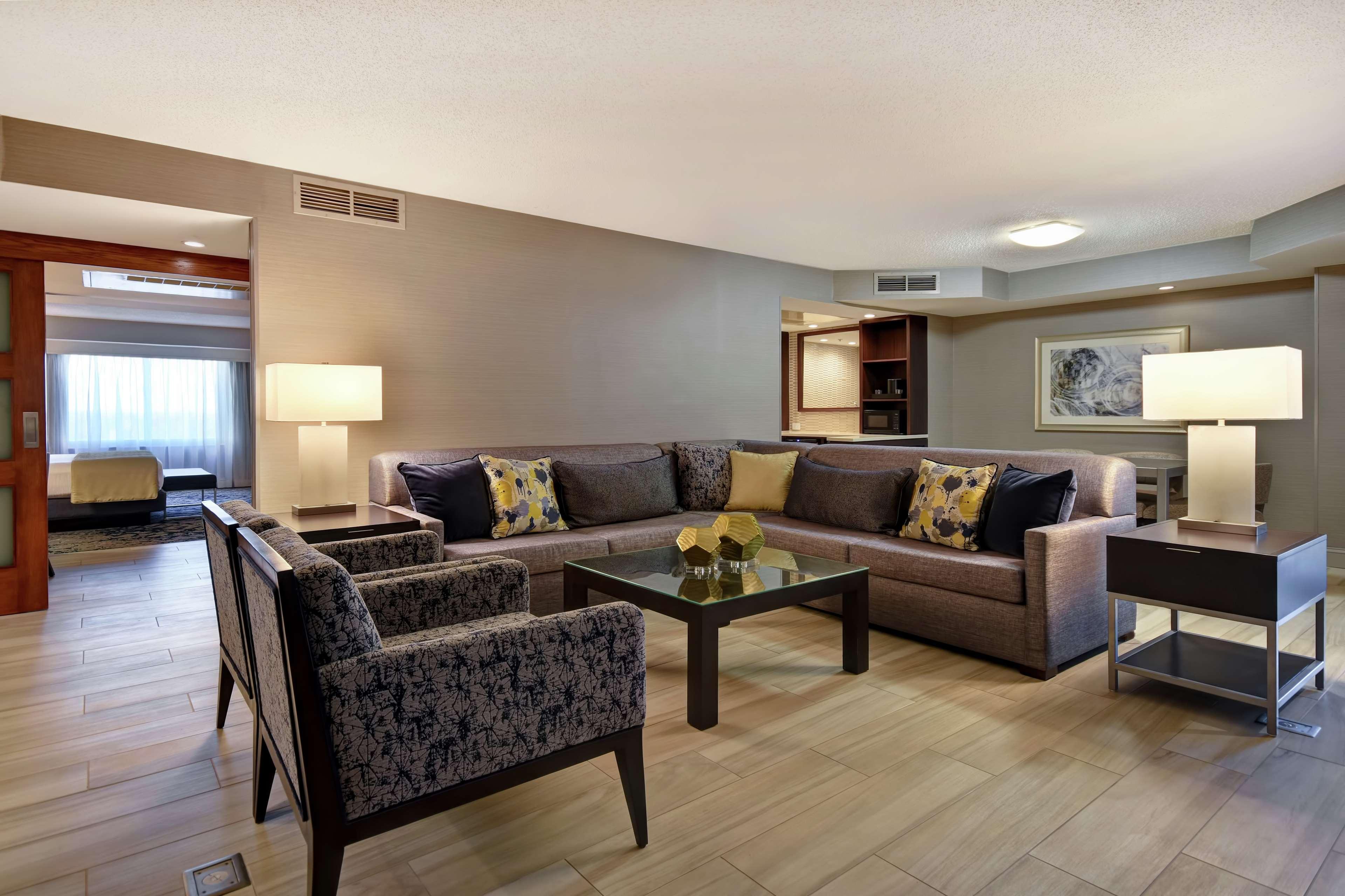 Embassy Suites By Hilton Raleigh Durham Research Triangle Кэри Экстерьер фото