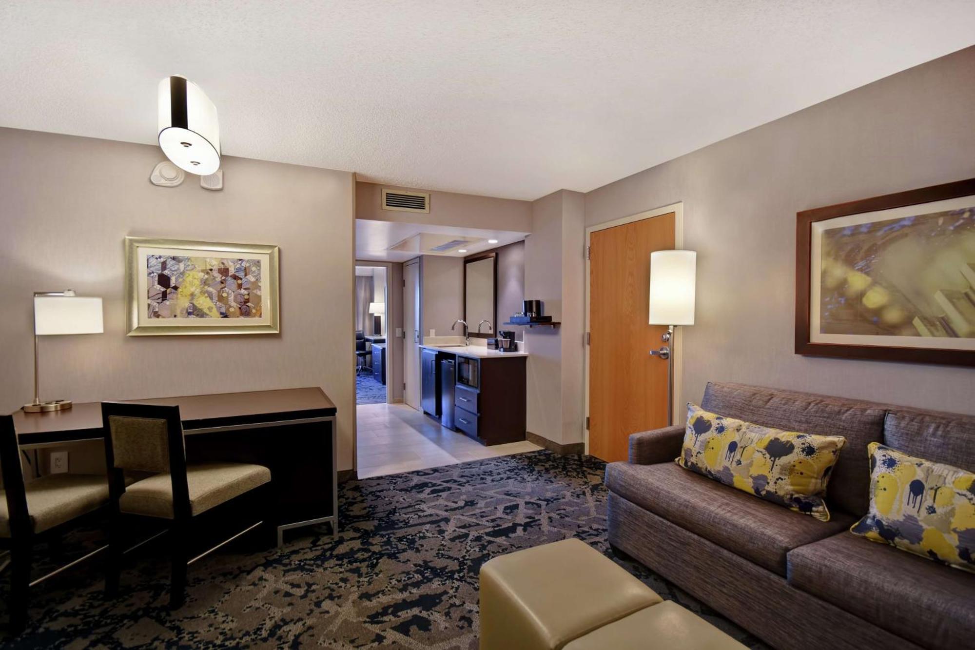 Embassy Suites By Hilton Raleigh Durham Research Triangle Кэри Экстерьер фото